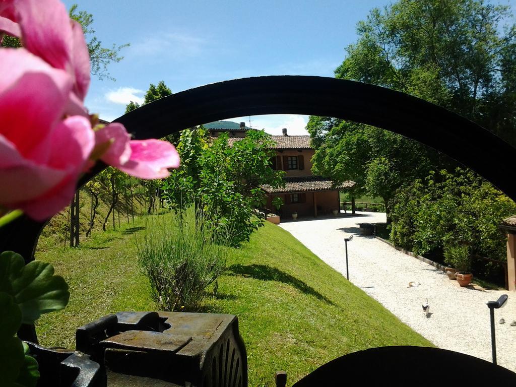 Agriturismo Gioie Di Campagna Фабриано Экстерьер фото
