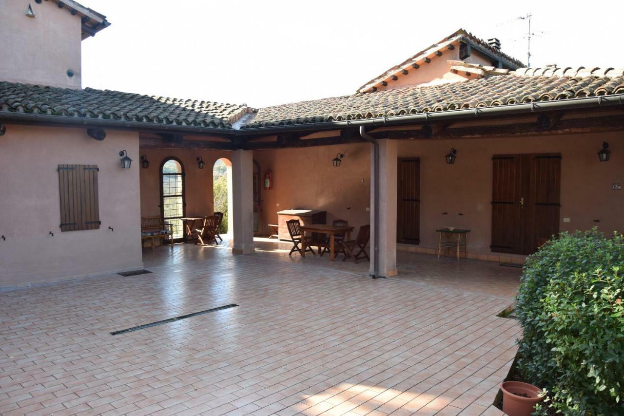 Agriturismo Gioie Di Campagna Фабриано Экстерьер фото